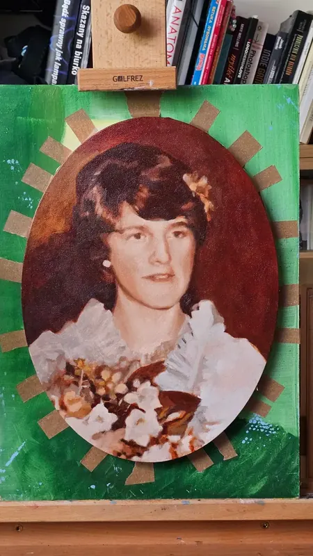 Owalny portret kobiety
